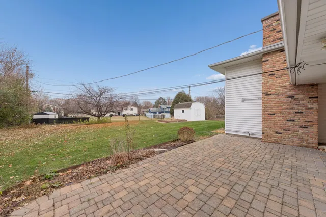 $385,000 | 1781 Serpentine Drive, Eagan, MN 55122