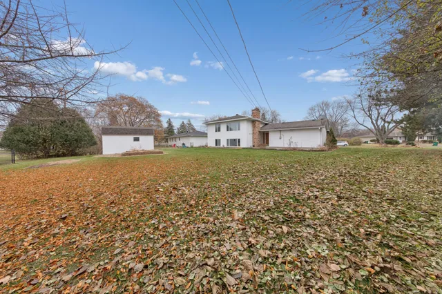 $385,000 | 1781 Serpentine Drive, Eagan, MN 55122