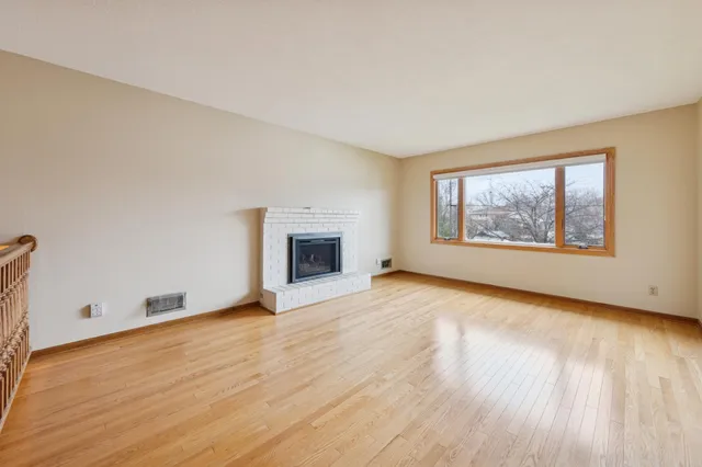 $385,000 | 1781 Serpentine Drive, Eagan, MN 55122