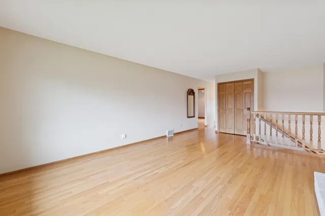 $385,000 | 1781 Serpentine Drive, Eagan, MN 55122