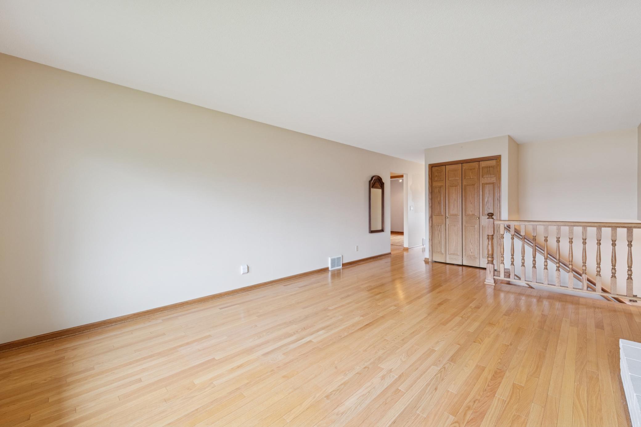 1781 Serpentine Drive Eagan, MN 55122 - Photo 6 of 39