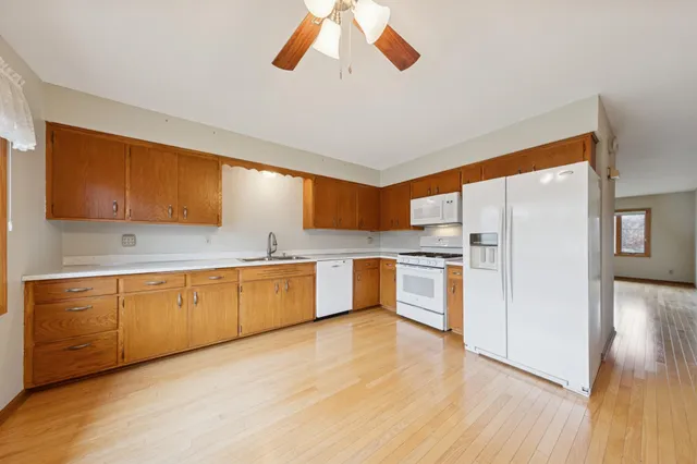 $385,000 | 1781 Serpentine Drive, Eagan, MN 55122