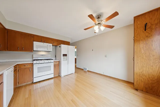 $385,000 | 1781 Serpentine Drive, Eagan, MN 55122