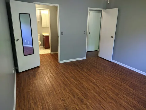 $1,900 | 2260 Abbeywood Drive, Unit F, Lisle, IL 60532