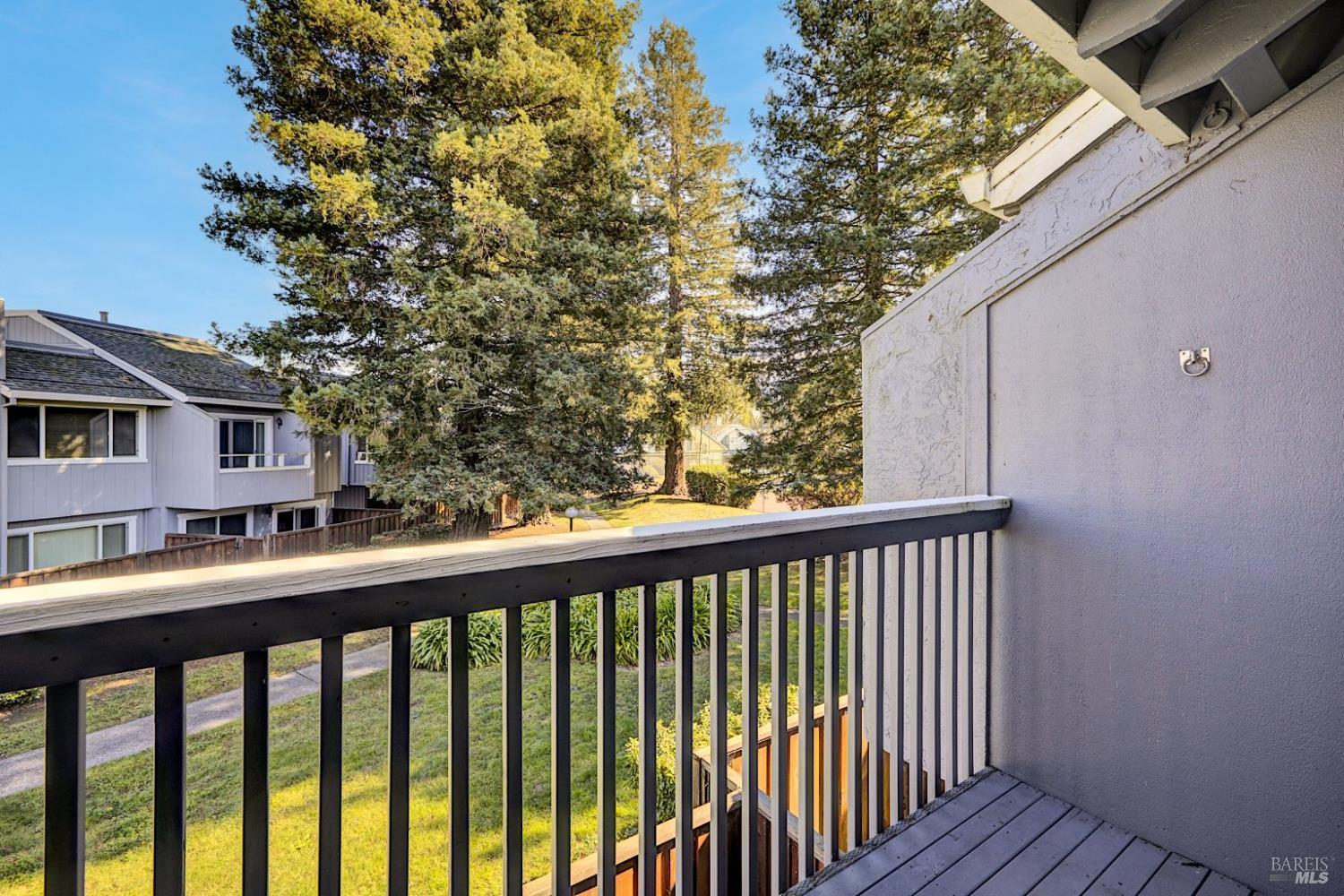 735 Racquet Club Circle Rohnert Park, CA 94928 - Photo 23 of 33