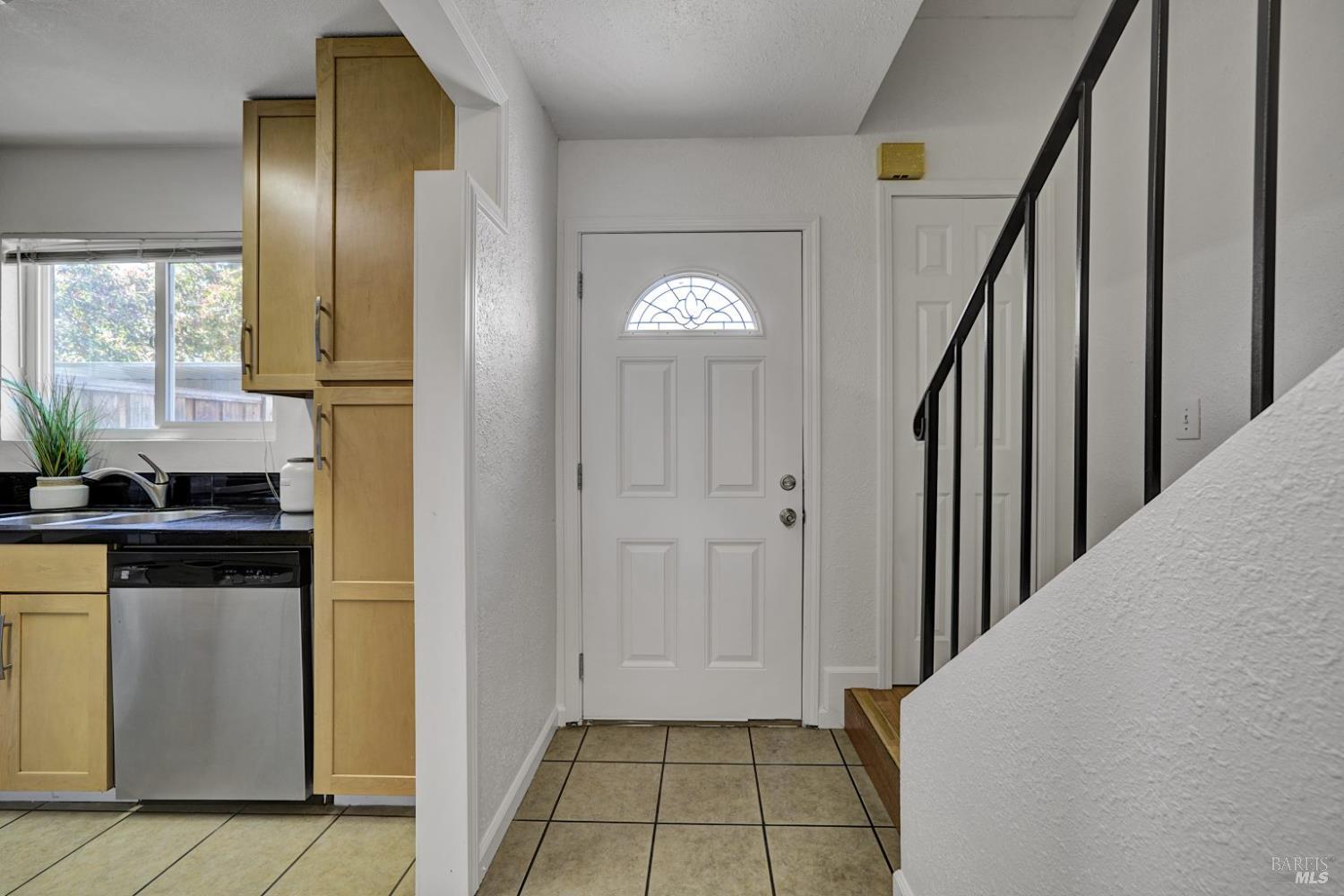 735 Racquet Club Circle Rohnert Park, CA 94928 - Photo 3 of 33