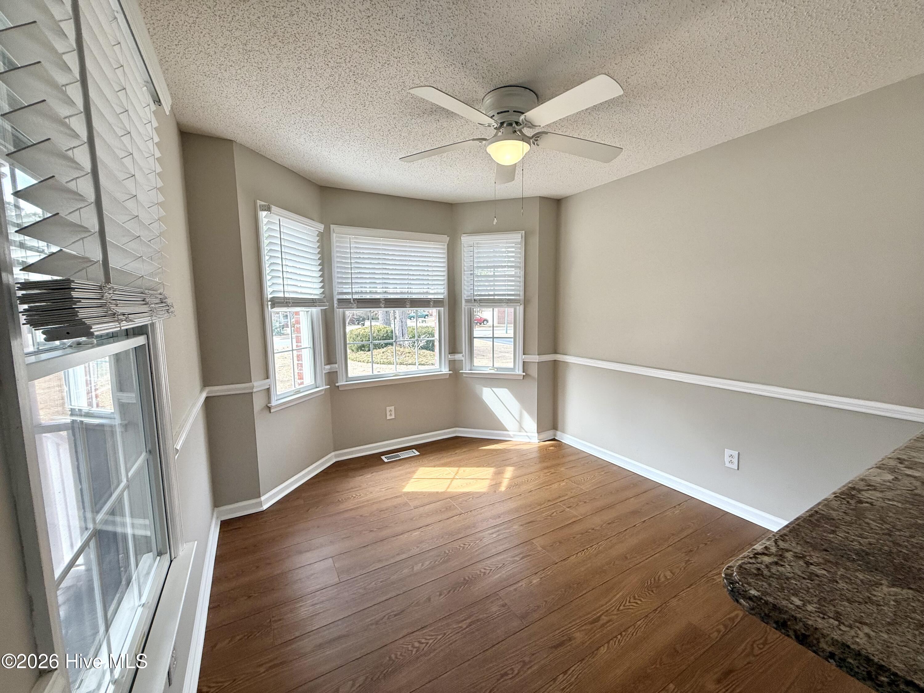 104 Boleyn Loop New Bern, NC 28562 - Photo 9 of 21 Breakfast Nook