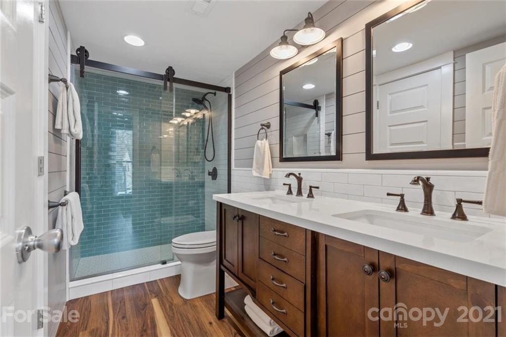 8619 Rittenhouse Circle Charlotte, NC 28270 - Photo 3 of 23 Gallery Image 3