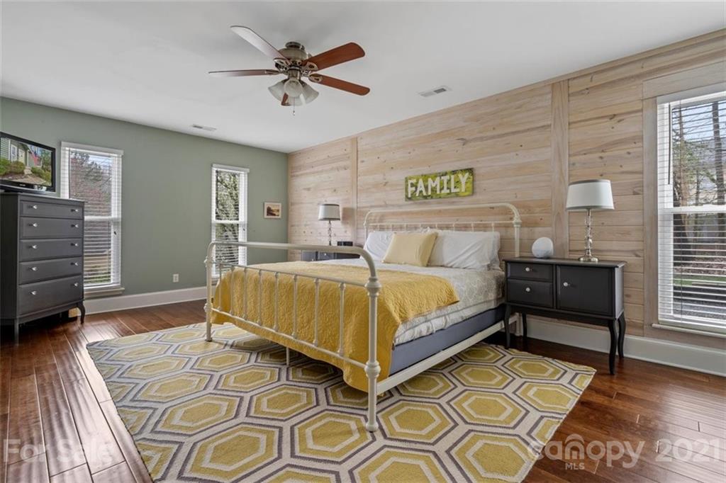 8619 Rittenhouse Circle Charlotte, NC 28270 - Photo 5 of 23 Gallery Image 5