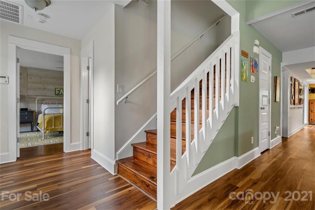 8619 Rittenhouse Circle Charlotte, NC 28270 - Photo 6 of 23 Gallery Image 6