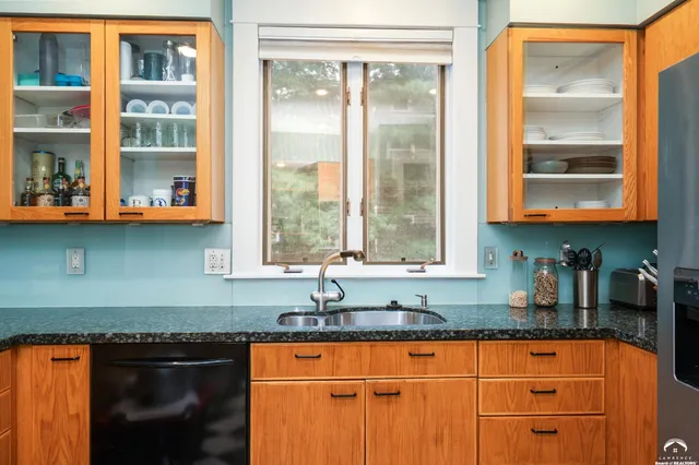 $824,900 | 734 Indiana Street, Lawrence, KS 66044