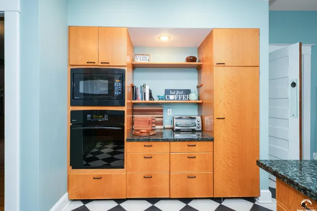 $824,900 | 734 Indiana Street, Lawrence, KS 66044