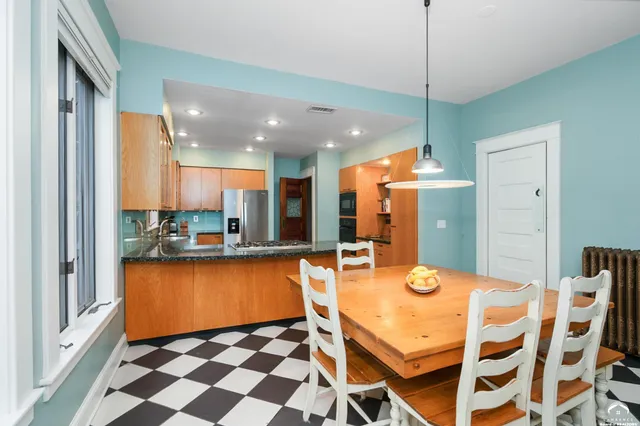 $824,900 | 734 Indiana Street, Lawrence, KS 66044