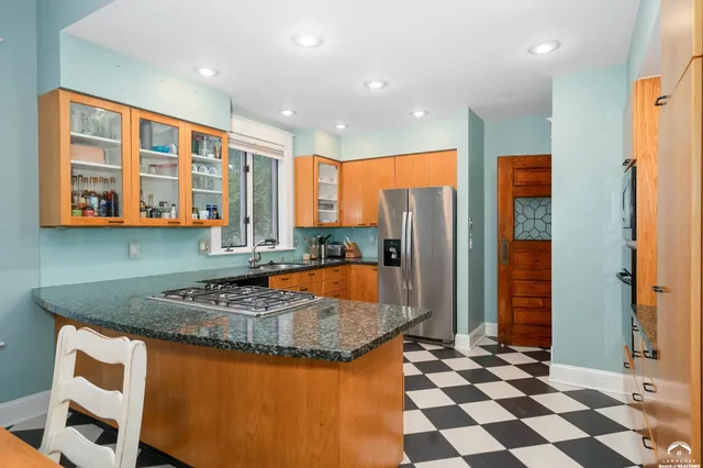 $824,900 | 734 Indiana Street, Lawrence, KS 66044