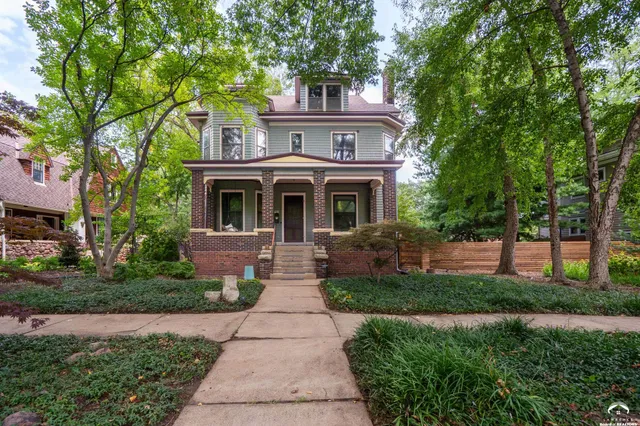 $824,900 | 734 Indiana Street, Lawrence, KS 66044
