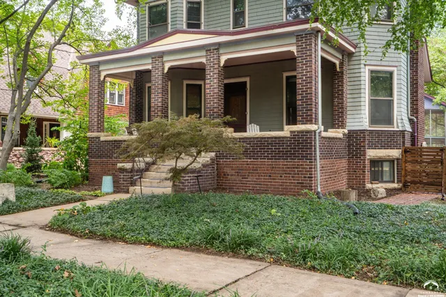 $824,900 | 734 Indiana Street, Lawrence, KS 66044