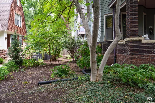 $824,900 | 734 Indiana Street, Lawrence, KS 66044