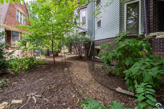 $824,900 | 734 Indiana Street, Lawrence, KS 66044