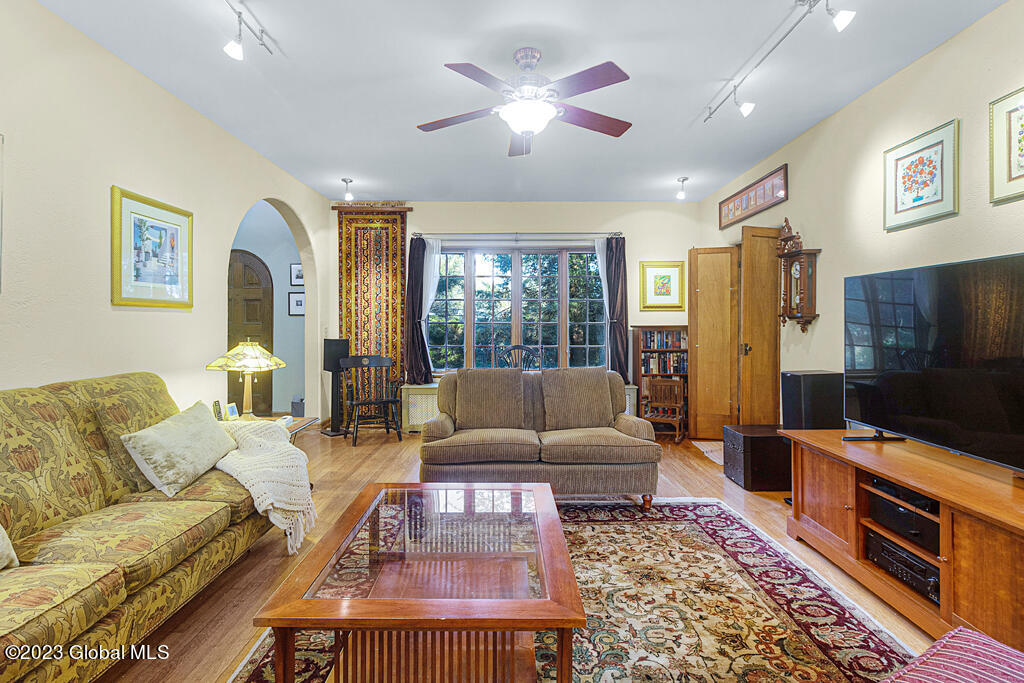 302 Loudon Road Colonie, NY 12211 - Photo 7 of 32 _A7A1054