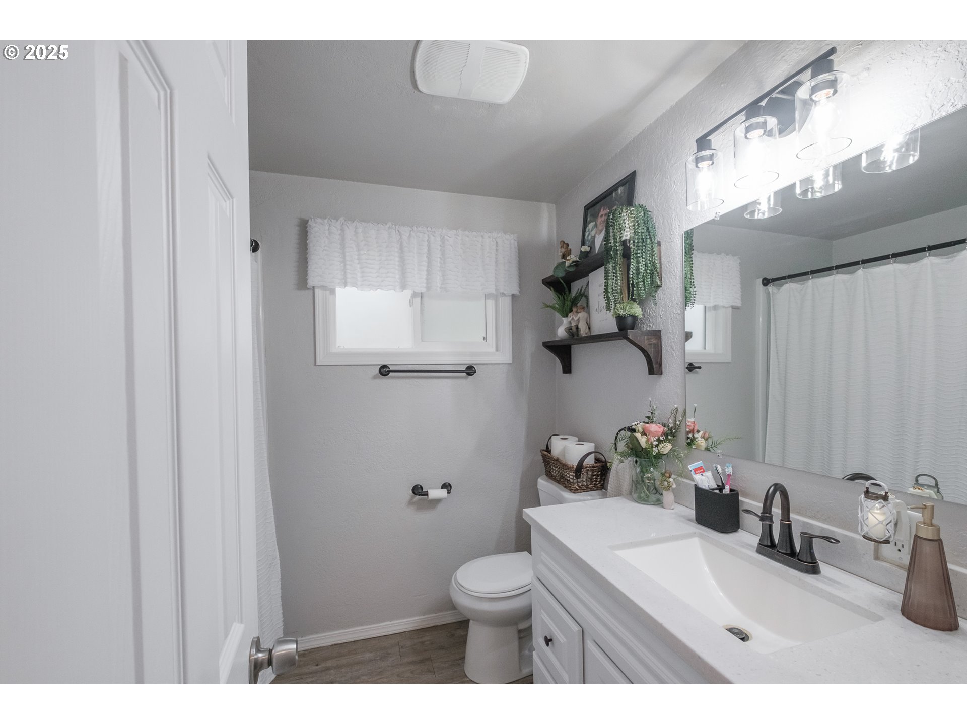28271 Harmony Road Sweet Home, OR 97386 - Photo 15 of 27 Gallery Image 15