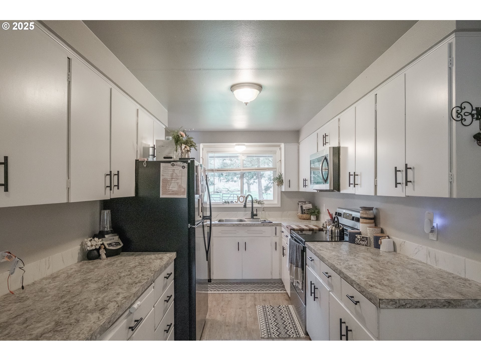 28271 Harmony Road Sweet Home, OR 97386 - Photo 5 of 27 Gallery Image 5