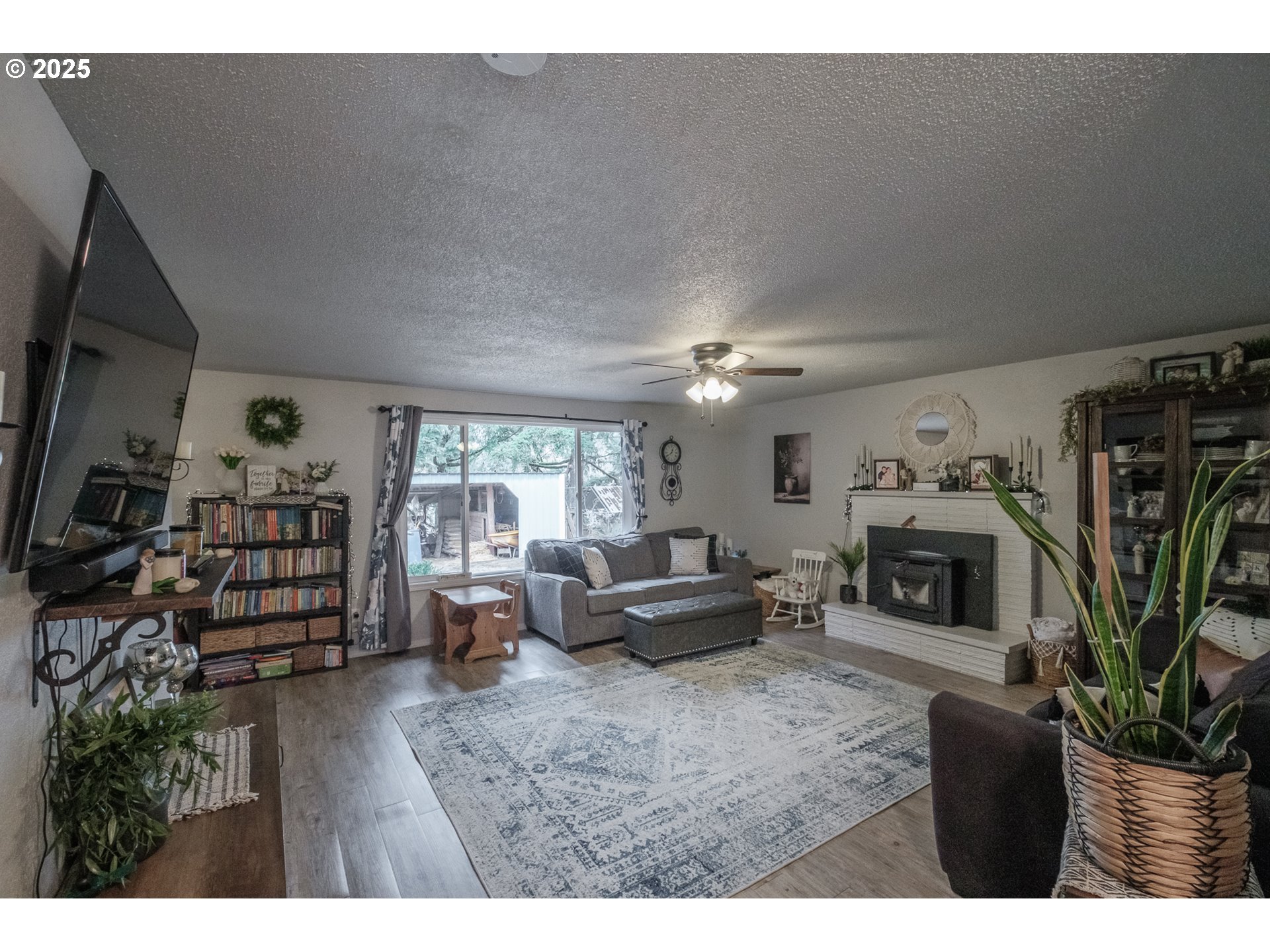 28271 Harmony Road Sweet Home, OR 97386 - Photo 6 of 27 Gallery Image 6