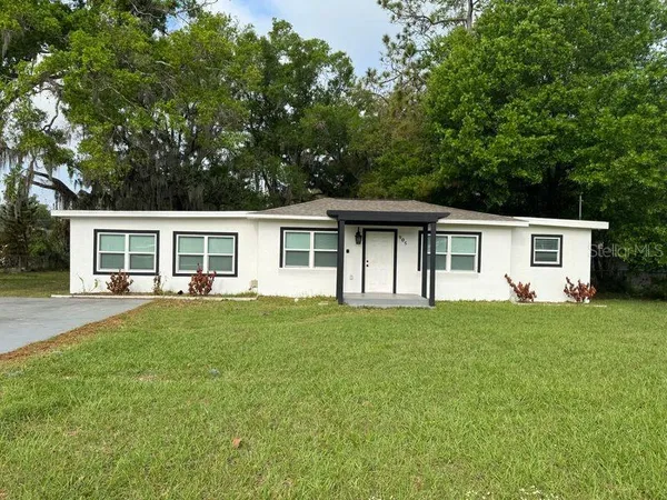$1,995 | 905 North Center Street, Plant City, FL 33563