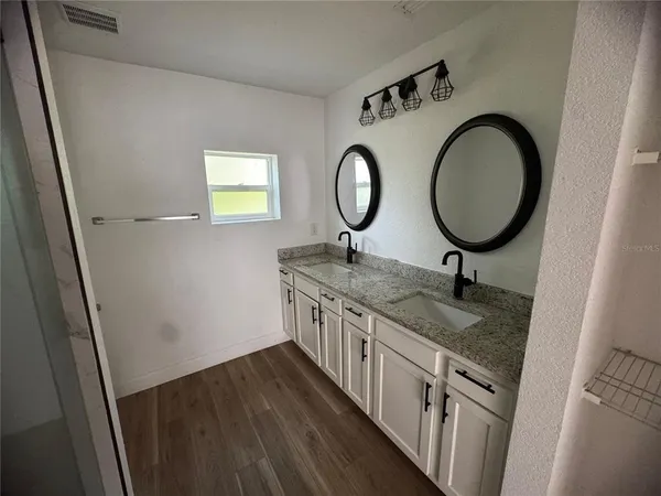 $1,995 | 905 North Center Street, Plant City, FL 33563