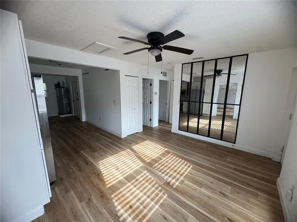 $1,995 | 905 North Center Street, Plant City, FL 33563