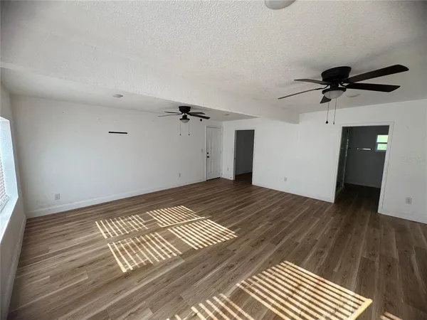 $1,995 | 905 North Center Street, Plant City, FL 33563