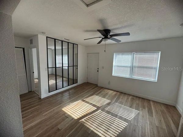 $1,995 | 905 North Center Street, Plant City, FL 33563