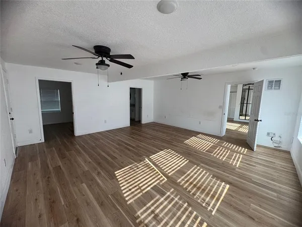 $1,995 | 905 North Center Street, Plant City, FL 33563