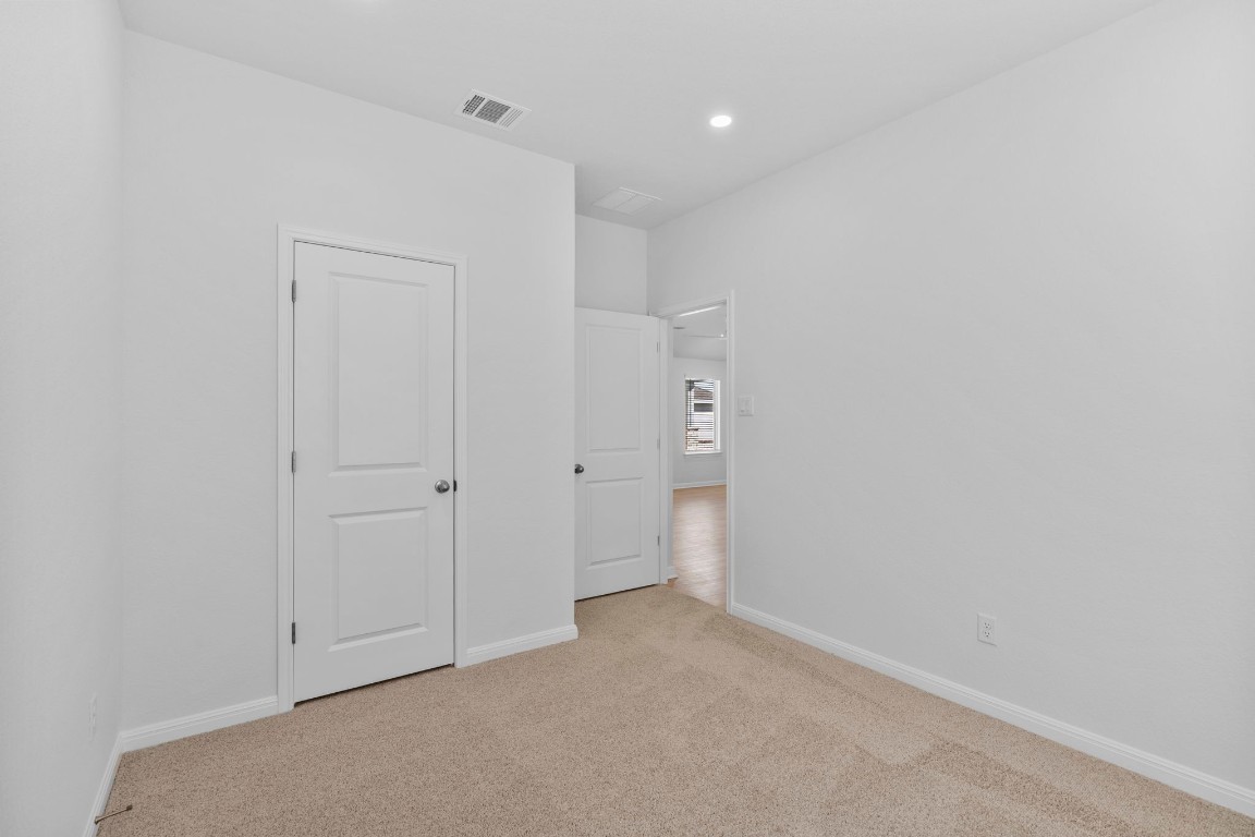 129 Hatari Trail Jarrell, TX 76537 - Photo 11 of 33 a view of room