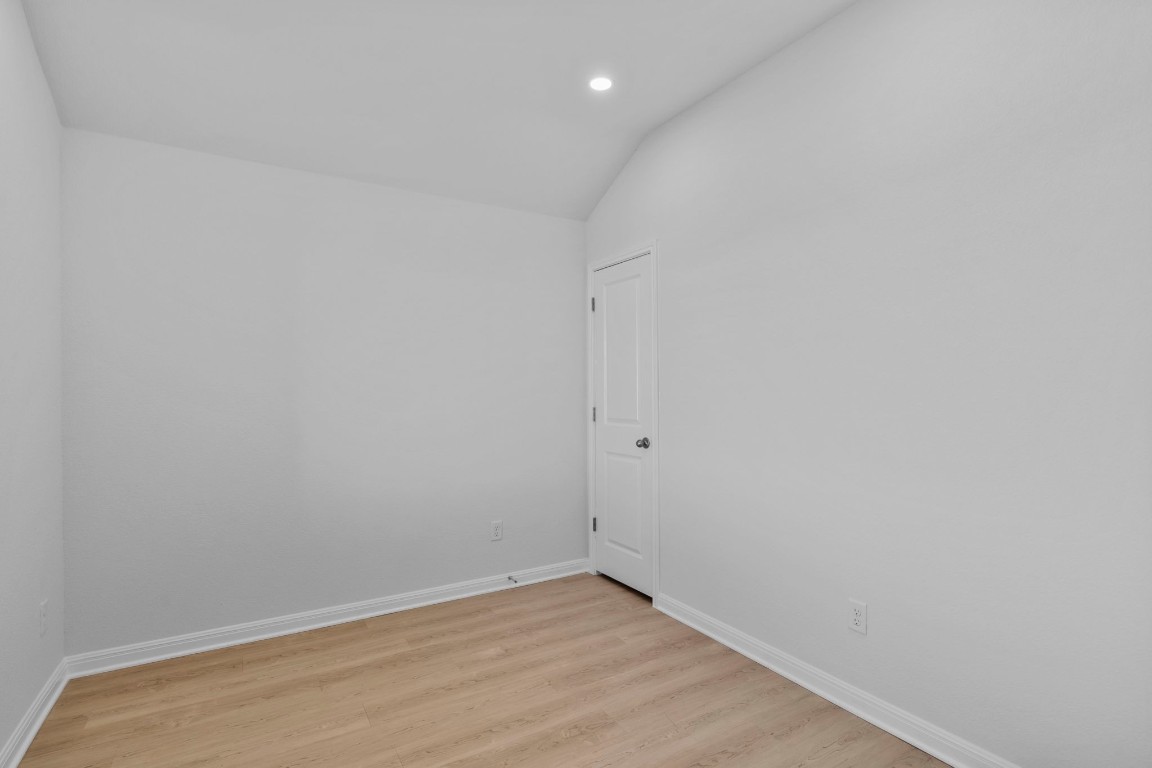 129 Hatari Trail Jarrell, TX 76537 - Photo 21 of 33 a view of room