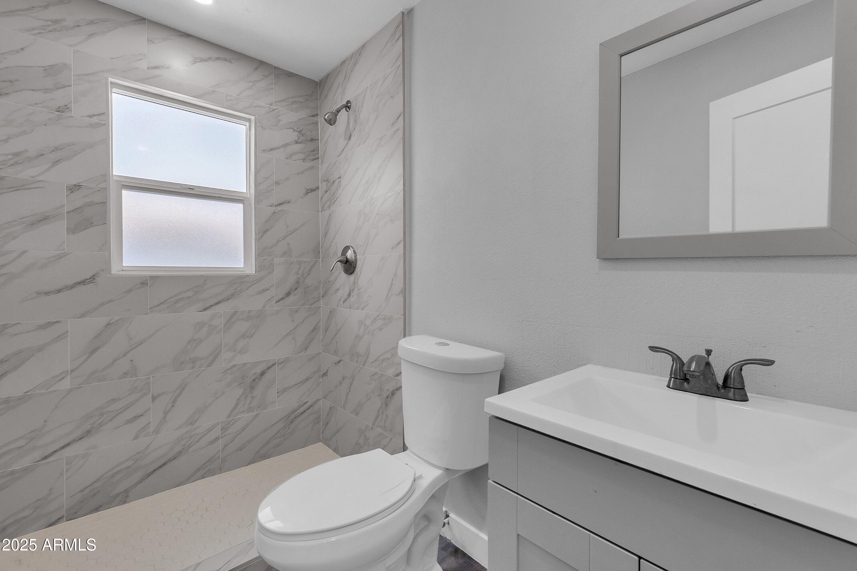 3110 North 39th Street Phoenix, AZ 85018 - Photo 11 of 32 012_BATHROOM