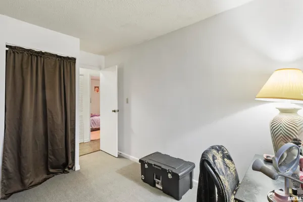 $99,900 | 1490 Meadow Drive, Galesburg, IL 61401