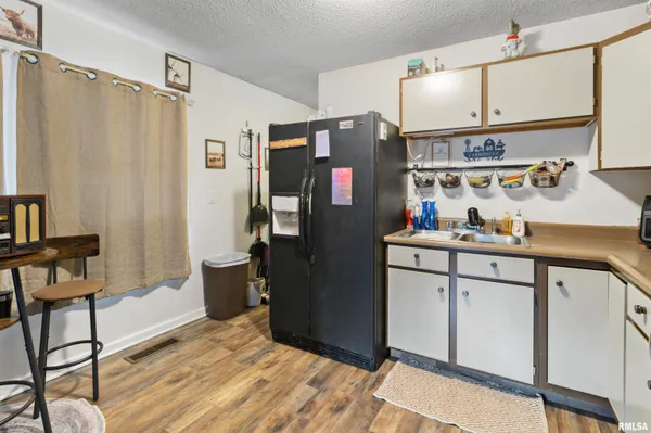 $99,900 | 1490 Meadow Drive, Galesburg, IL 61401