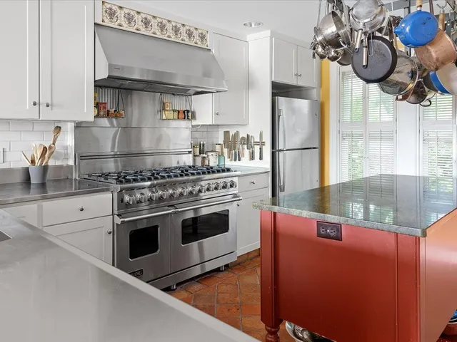 $4,150,000 | 20 Lincoln Street, Jamestown, RI 02835