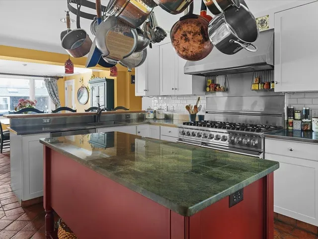 $4,150,000 | 20 Lincoln Street, Jamestown, RI 02835