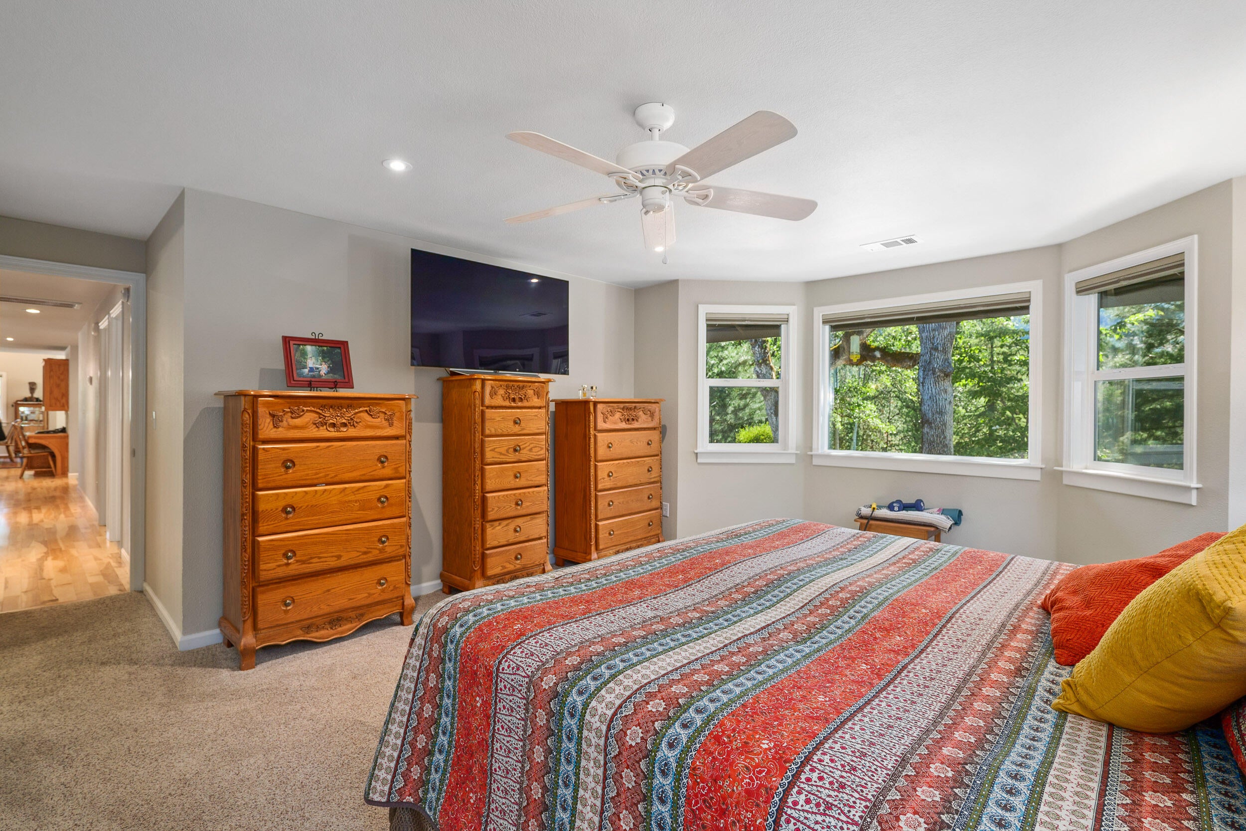 6635 Crowfoot Road Trail, OR 97541 - Photo 38 of 70 Primary Bedroom