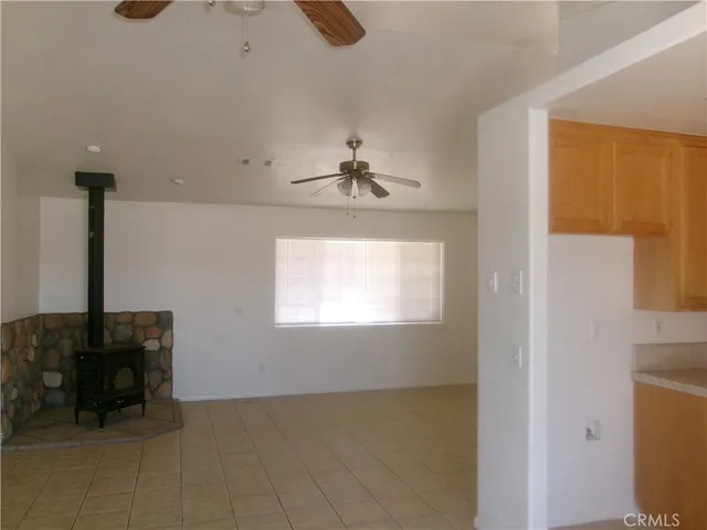 $2,400 | 11875 10th Avenue, Hesperia, CA 92345