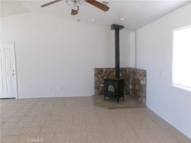 $2,400 | 11875 10th Avenue, Hesperia, CA 92345