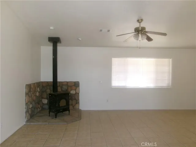 $2,400 | 11875 10th Avenue, Hesperia, CA 92345