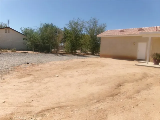 $2,400 | 11875 10th Avenue, Hesperia, CA 92345