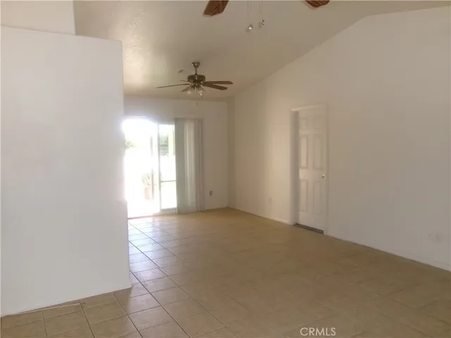 $2,400 | 11875 10th Avenue, Hesperia, CA 92345