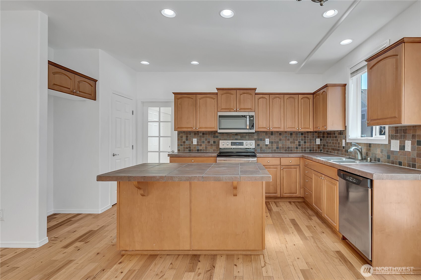 7003 Radius Loop Southeast Lacey, WA 98513 - Photo 14 of 34 Gallery Image 14