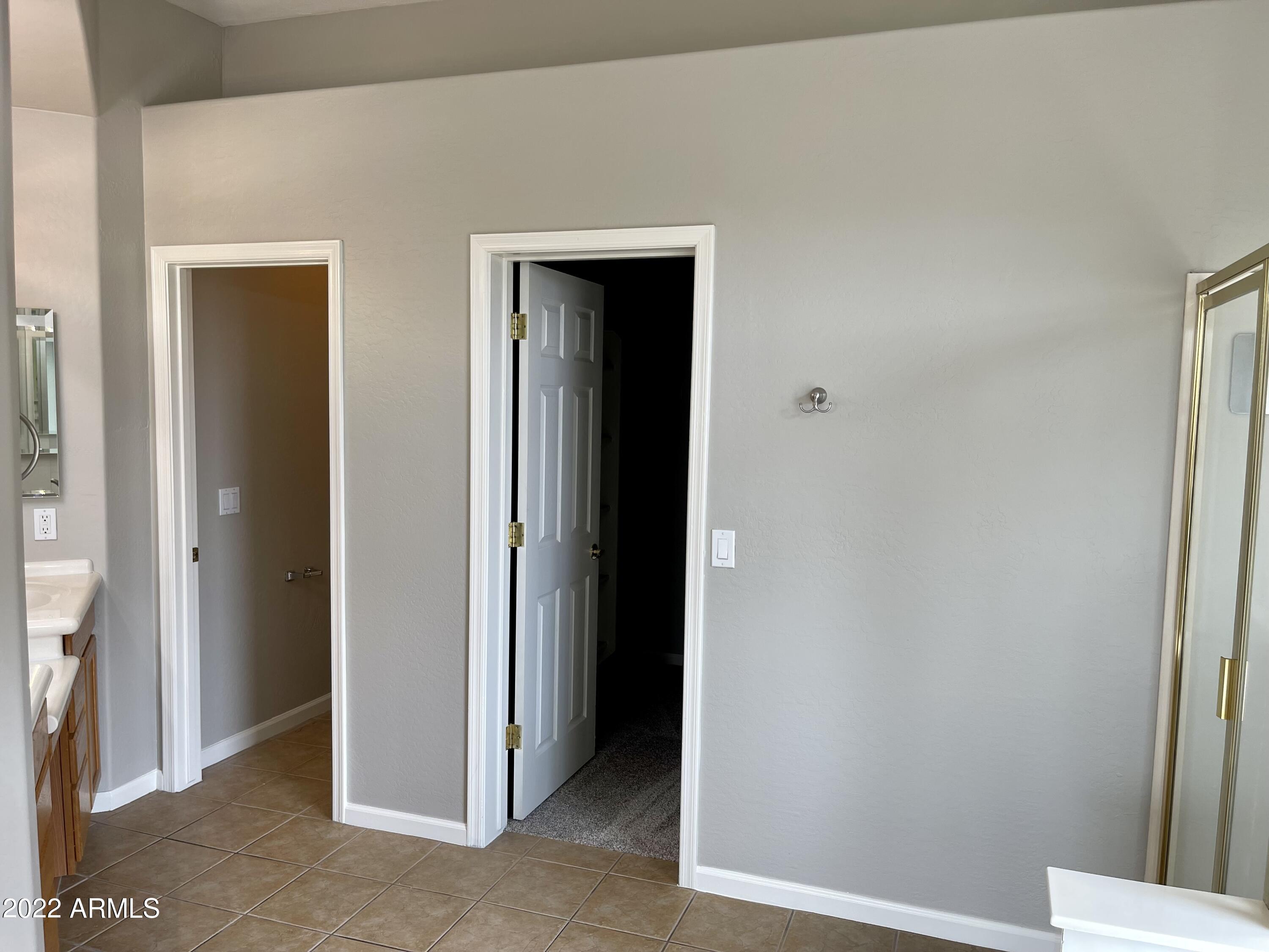 2233 West Apache Rain Road Phoenix, AZ 85085 - Photo 22 of 41 20--Master Bath