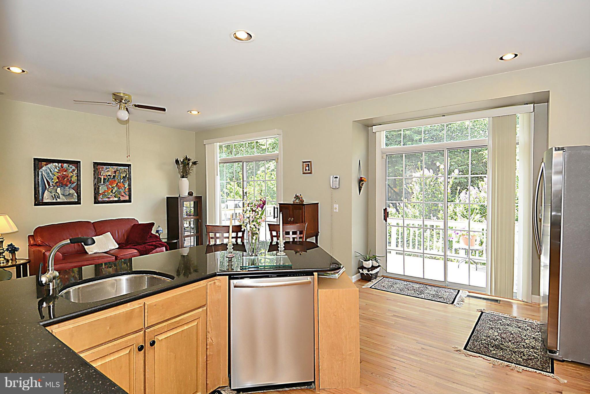 133 Roland Court Southwest, Unit 133 Vienna, VA 22180 - Photo 11 of 30 Kitchen