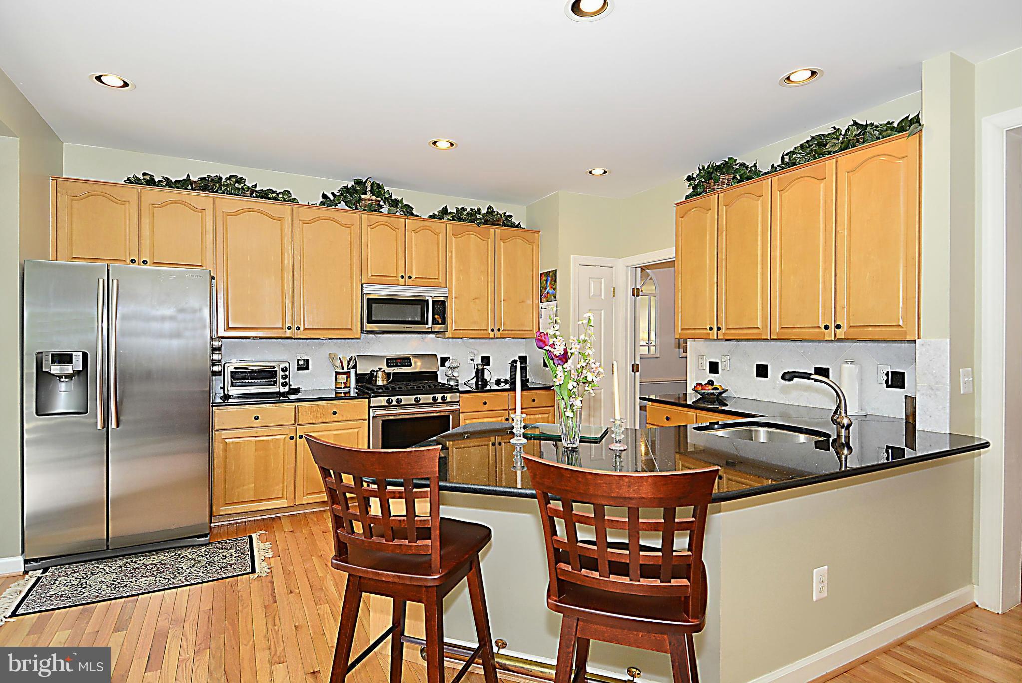 133 Roland Court Southwest, Unit 133 Vienna, VA 22180 - Photo 9 of 30 Kitchen