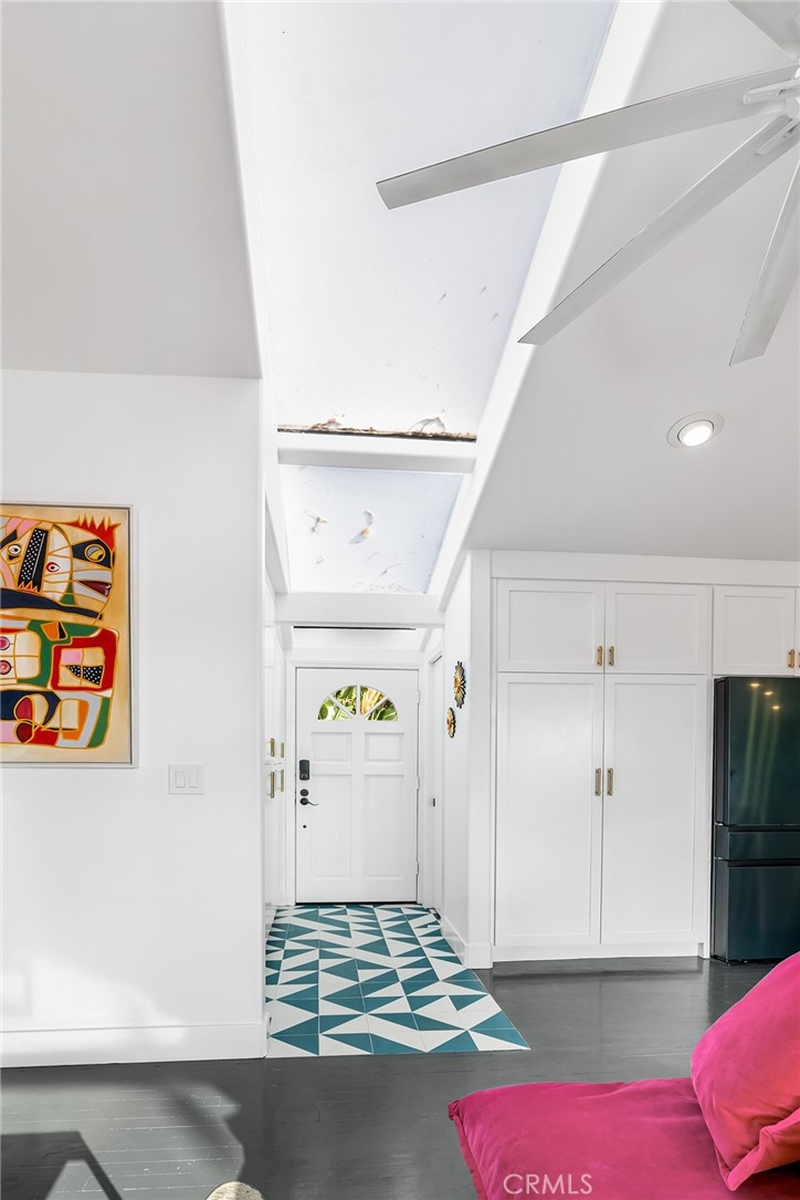 736 Griffith Place Laguna Beach, CA 92651 - Photo 3 of 24 a view of room with window